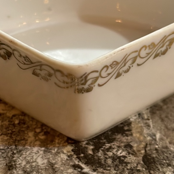 Vintage Porcelain Ring Box - Tiny Floral and Gold Jewelry Box - Picture 4 of 7